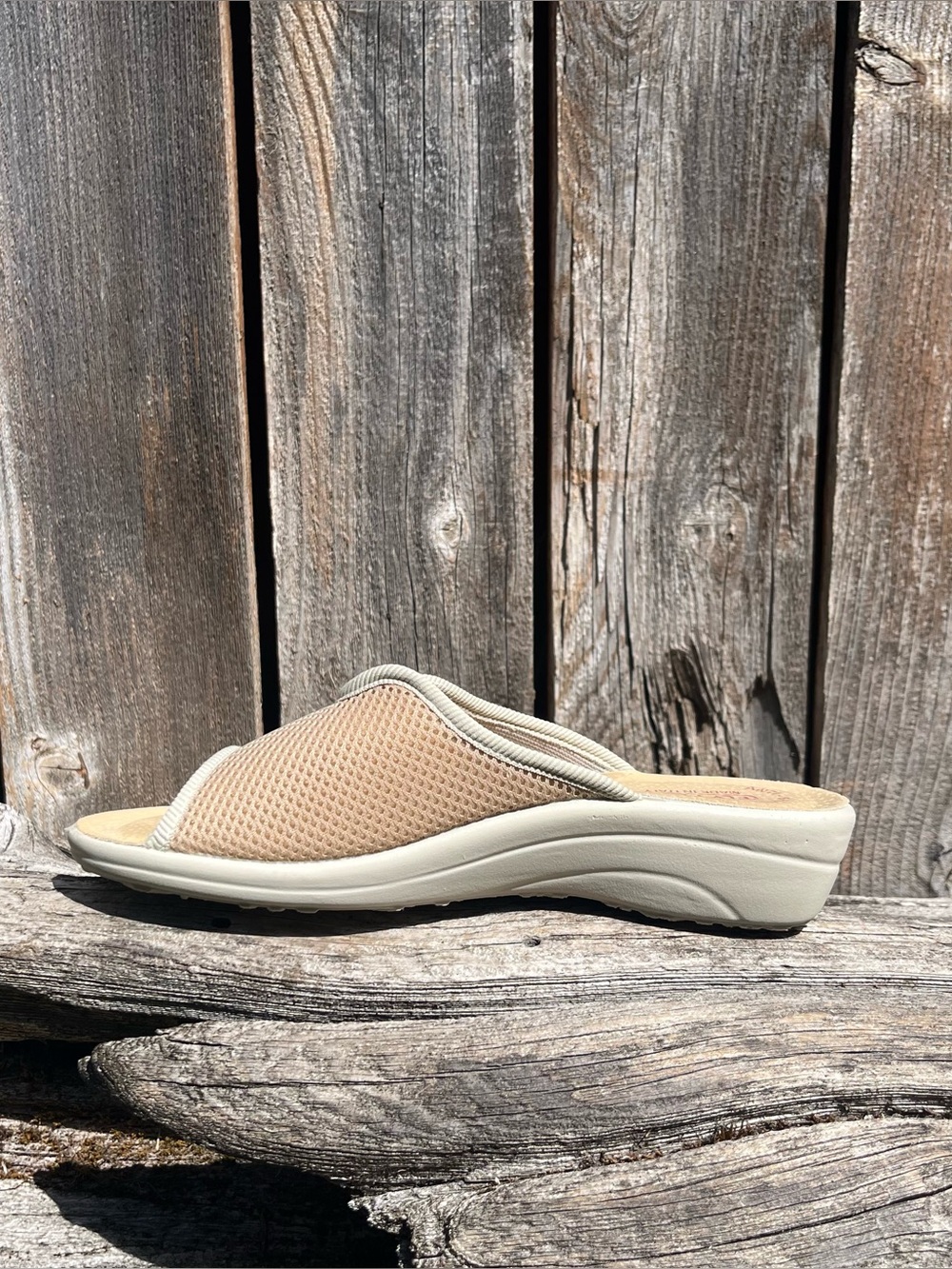 Fly Flot Anatomic Beige Mesh Slide Sandals size 7.5